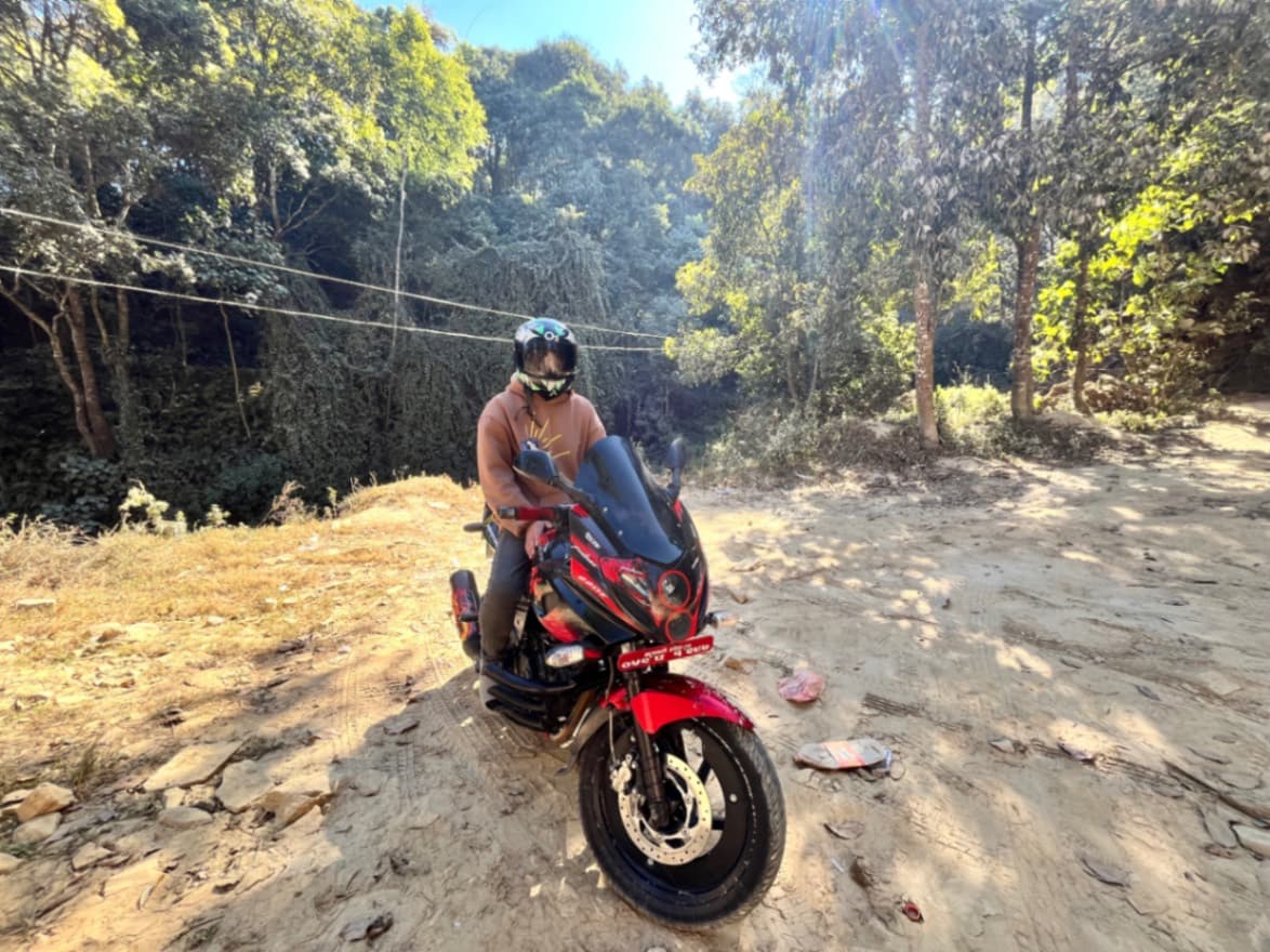 2015 Bajaj Pulsar 220F image