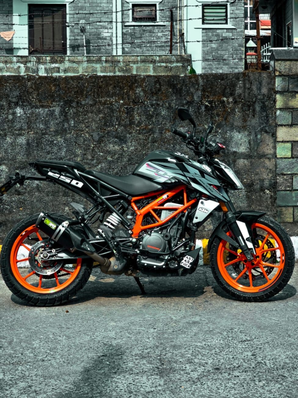 2022 KTM Duke 250 image
