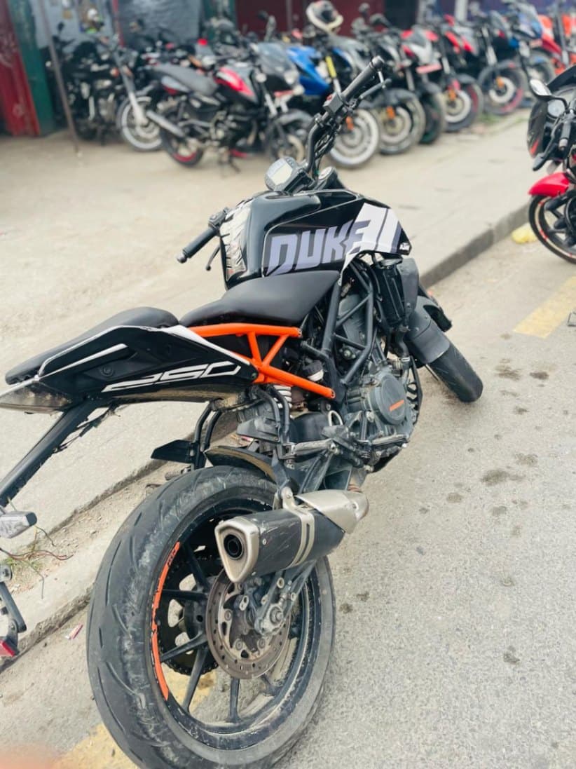 2018 KTM Duke 250 image