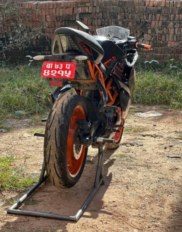 2016 KTM RC 200 image