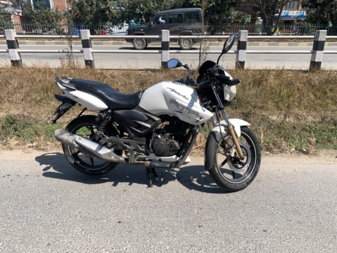 2012 TVS Apache RTR 180 2V image