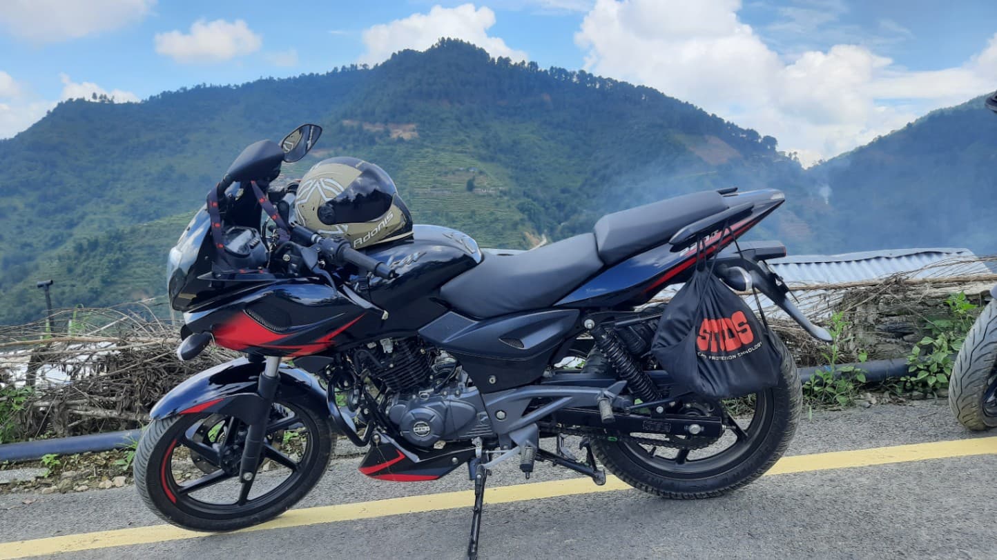 2020 Bajaj Pulsar 220F image