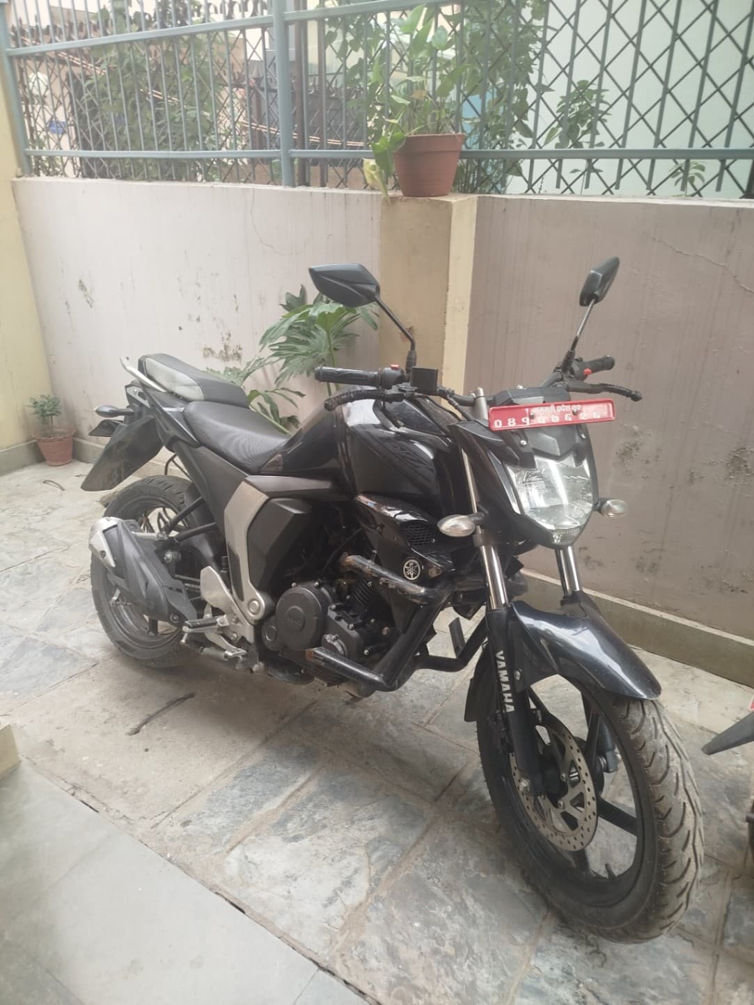 2023 Yamaha FZ V2 image