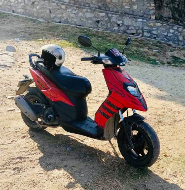 2020 Aprilia Storm 125 image