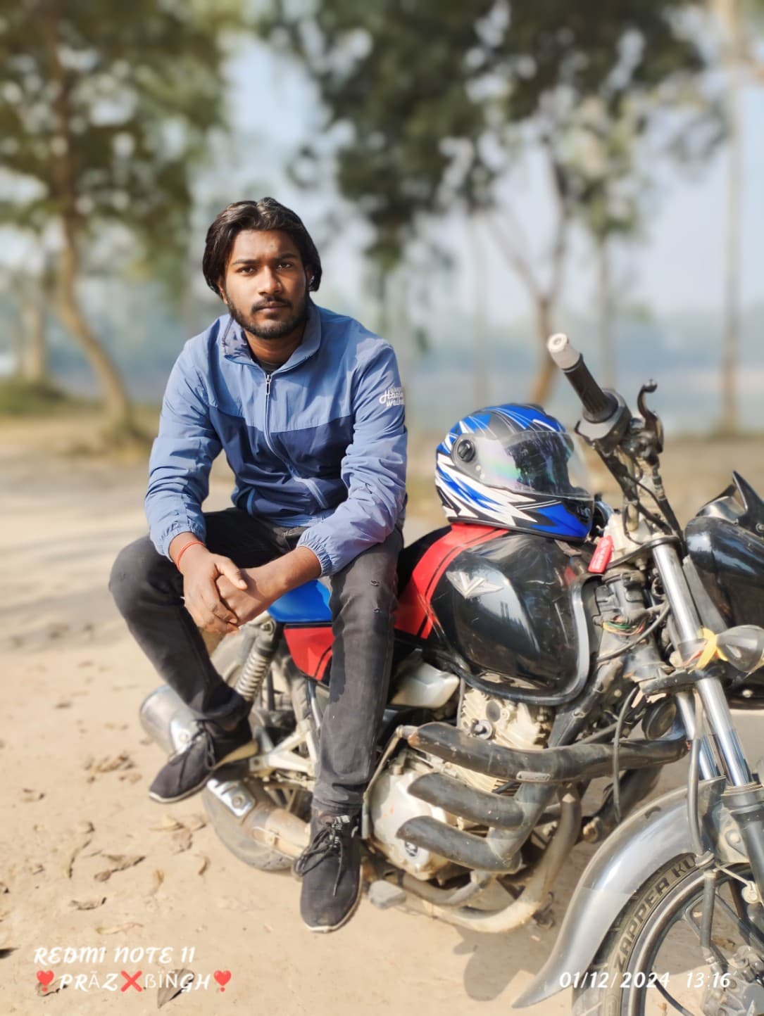 2016 Bajaj V15 image