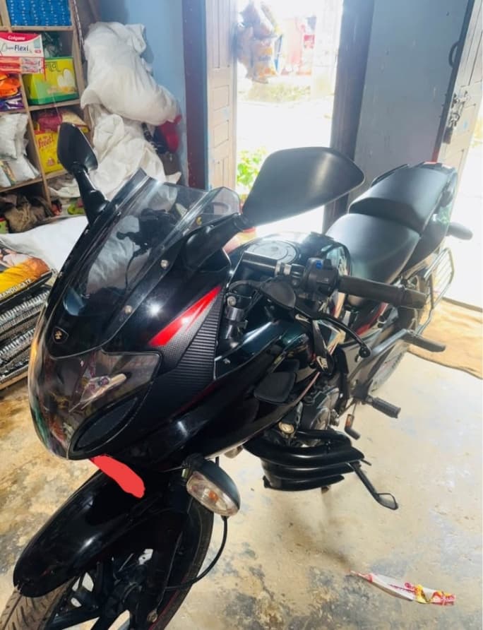 2020 Bajaj Pulsar 220F image