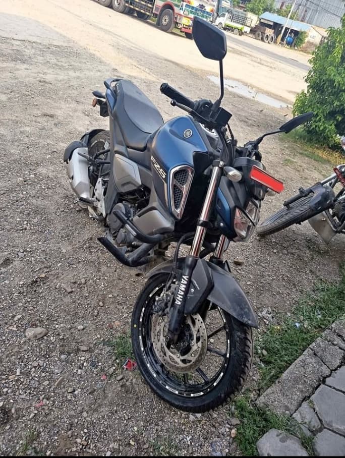 2023 Yamaha FZS V3 image
